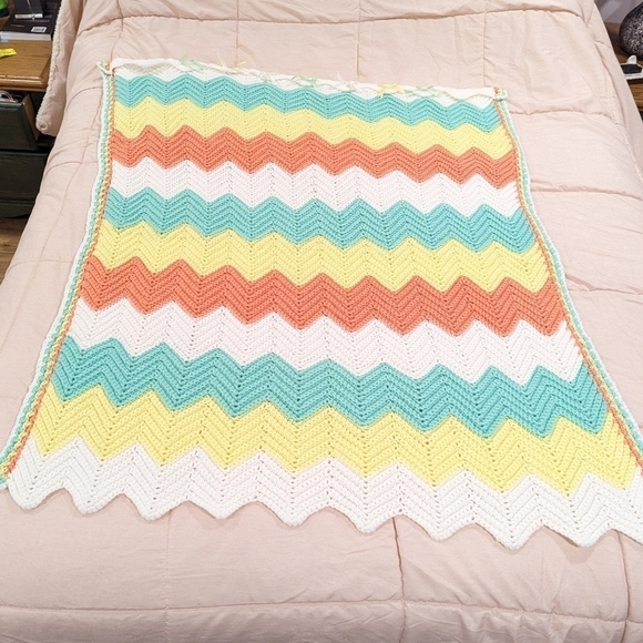 HAND knit chevron crochet blanket 44”x50” - Picture 3 of 8